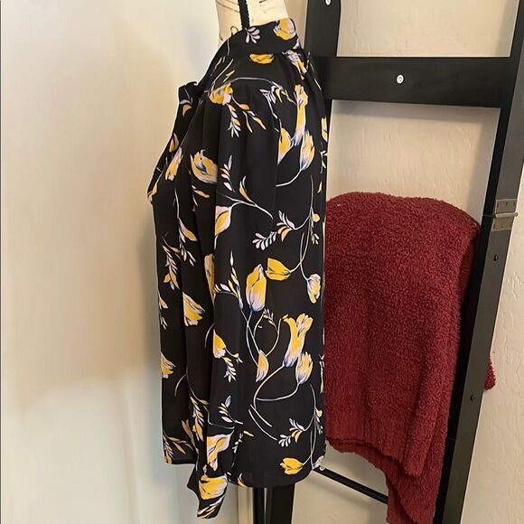 ModCloth Black Yellow Tulip Floral Design Front Tie Neck Blouse Modern Feminine - Picture 7 of 12
